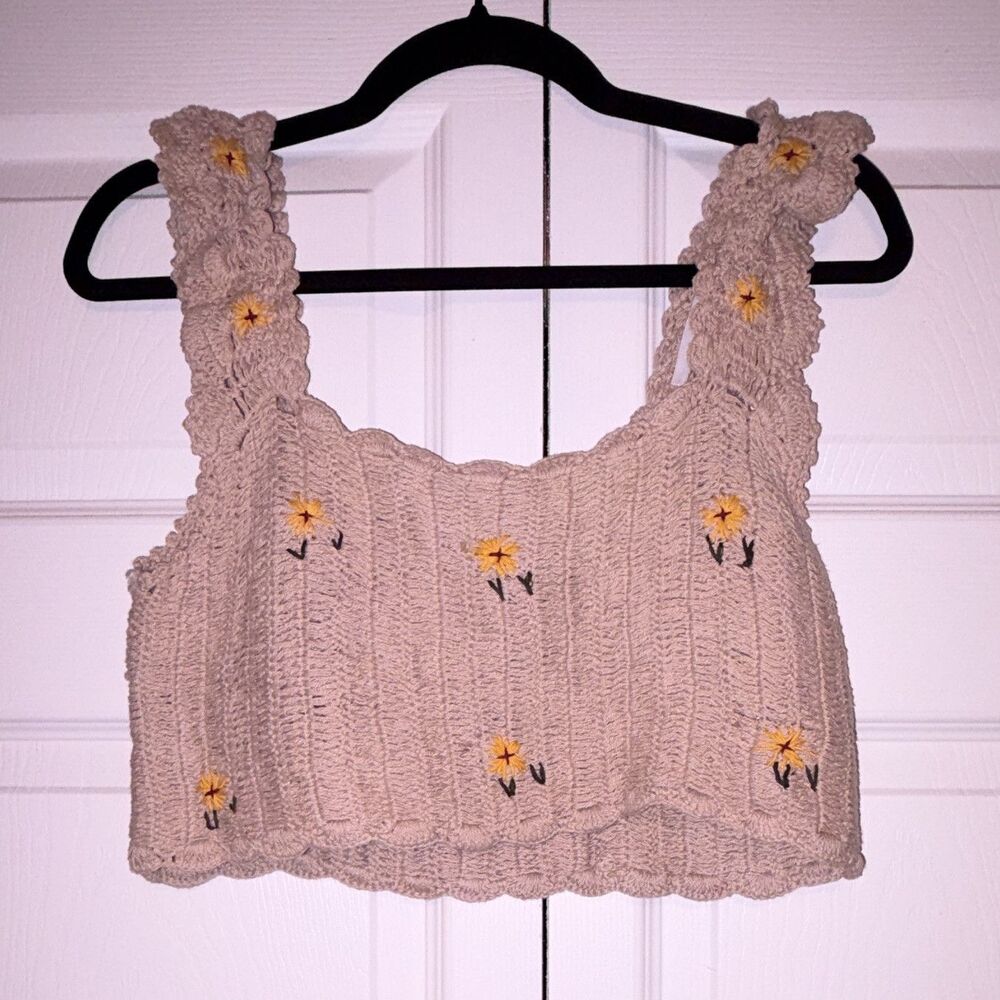 NWT Cotton On Daisy Crochet Knit Crop Tank Top Women’s Large Beige Floral